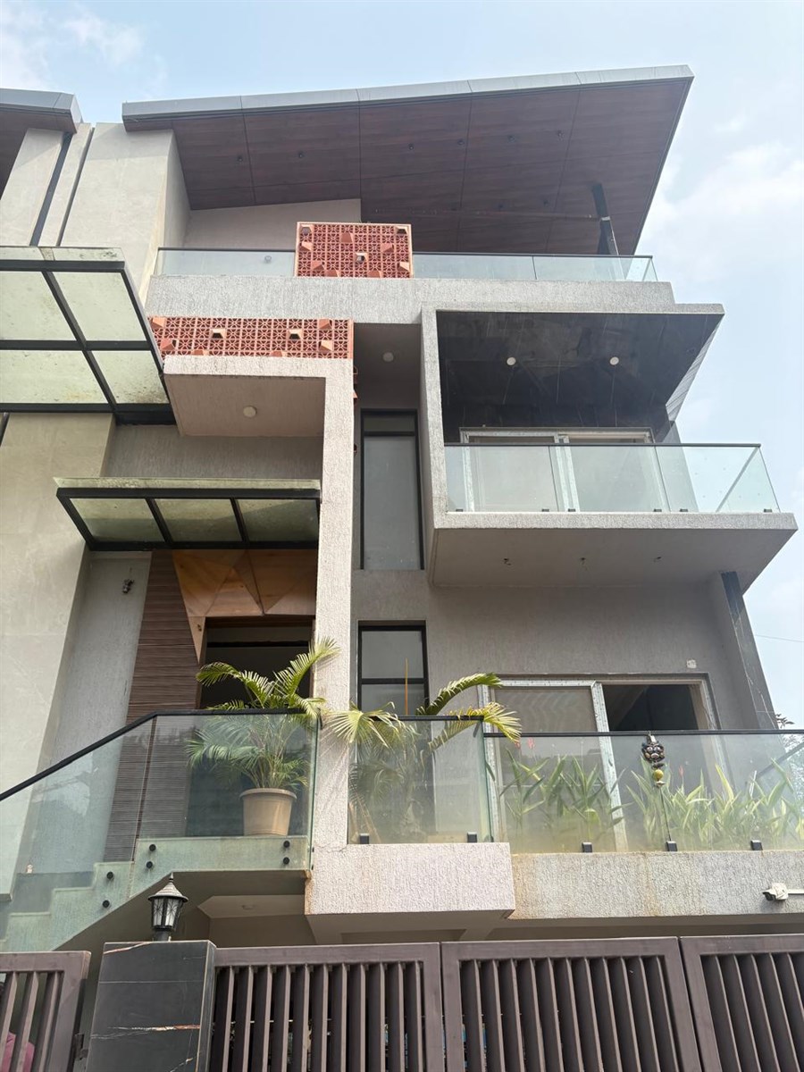 Cantilevered Balcony and Jaali Facade Design in Pune